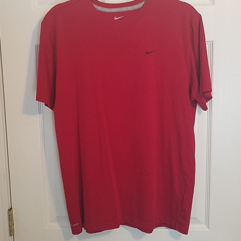 Mens Nike LG t shirt